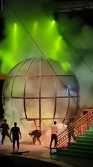 "특수효과인줄"…'죽음의 공' 화재에도 공연 계속한 中놀이공원