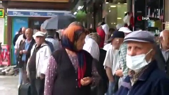 De fortes pluies ont commencé à s'abattre sur la capitale