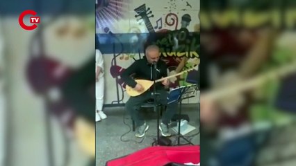 Yılmaz Erdoğan metroda sokak sanatçısına eşlik etti!