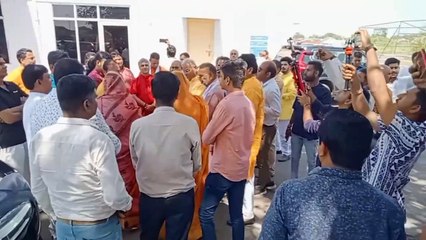 बागेश्वर धाम के पं. धीरेन्द शास्त्री के दर्शन को उमड़ी भीड़