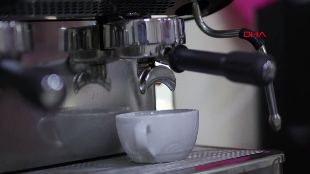 Türk Futbolunun Efsanesi Feyyaz Uçar, Barista Olmak İçin İzmir Büyükşehir Belediyesi Meslek Fabrikası'nda Eğitim Aldı