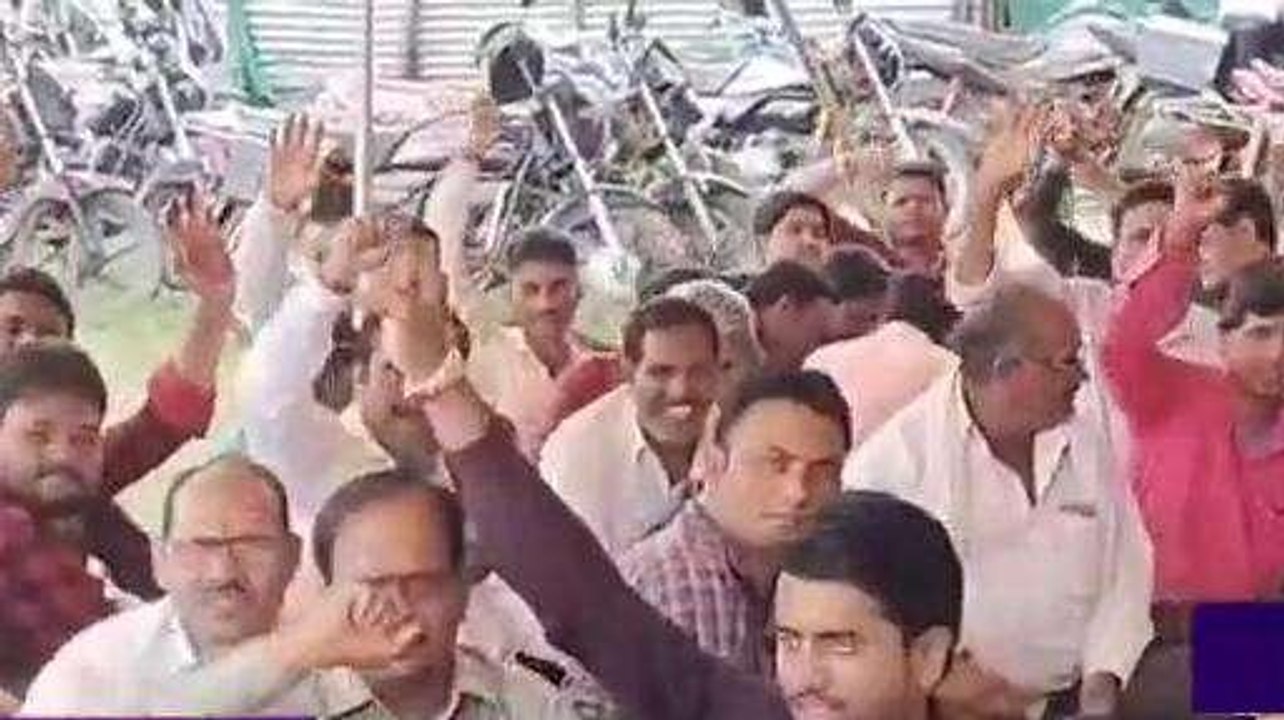 छिंदवाड़ा: सहकारी कर्मचारियों की हड़ताल जारी, C...