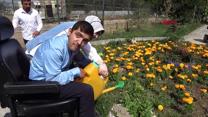 Engellilerin Yetiştirdiği Sebzeler Hasat Edildi, Lunaparkta Kutlama Yapıldı