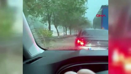 DE FORTES PLUIES PROVOQUENT DES INONDATIONS À SAMSUN