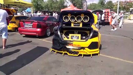 Des véhicules valant des millions de dollars se disputaient les décibels et la beauté