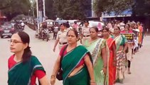 बलात्कारियों को फांसी दो... मंदिर हसौद गैंगरेप मामले में महिलाओं  ने रैली निकालकर दरिंदों को सूली पर लटकाने की मांग की