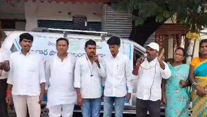 ఆదిలాబాద్: ఓటు హక్కు ప్రాముఖ్యతపై కళాజాత బృందంచే అవగాహన