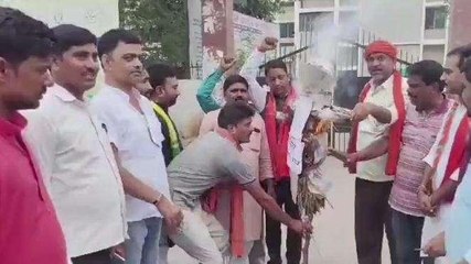 शेखपुरा: भाजपा ने शिक्षकों के समर्थन में सीएम नीतीश कुमार का फूंका पुतला, जताया आक्रोश