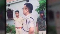 शिवहर: बैंक लूटकांड मामले में फरार अपराधी के घर पुलिस ने चस्पा किया इश्तेहार, देखिए