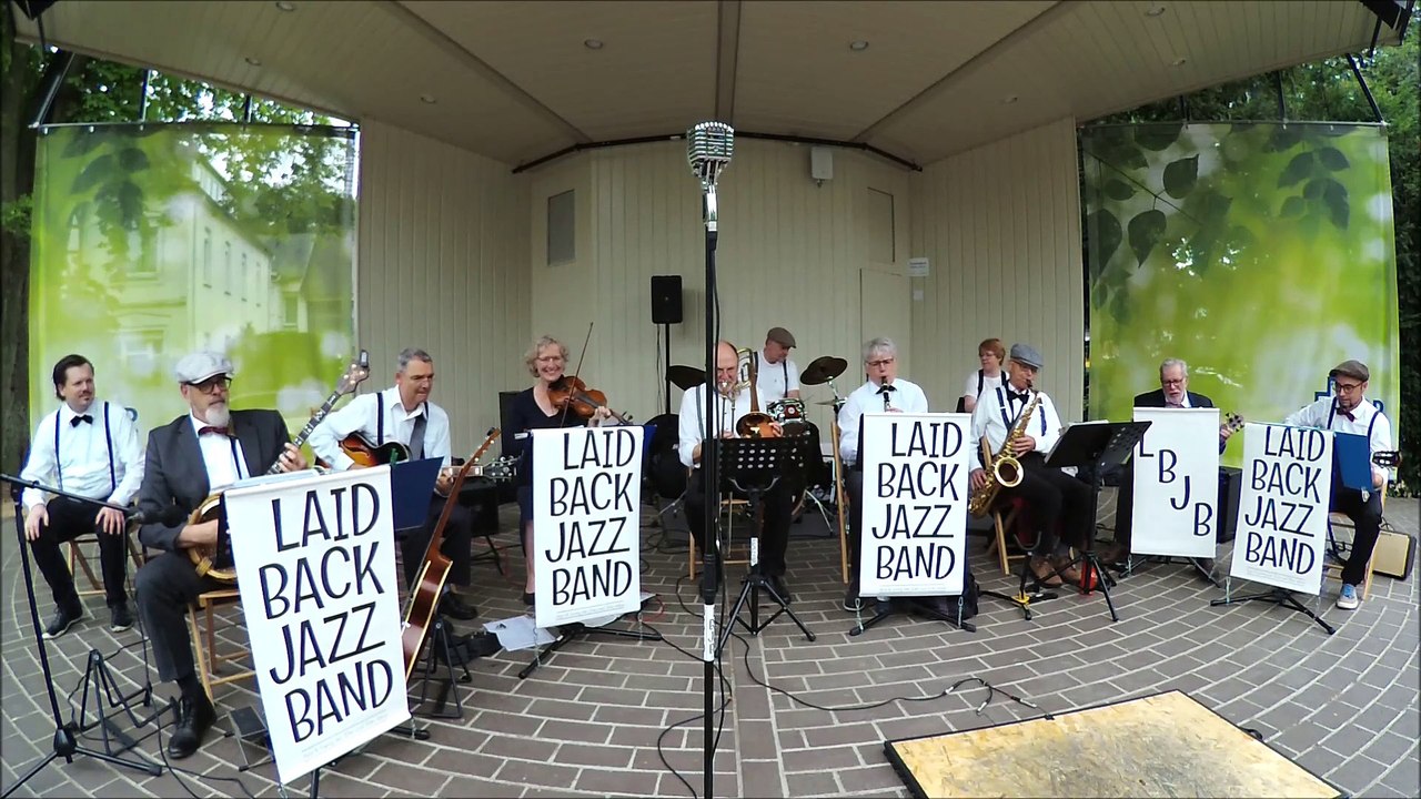 It Don't Mean a Thing ( If It Ain't Got That Swing ) 1931 [ Saitenwirbeln & Laid Back Jazz Band ]