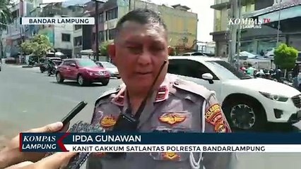 Pengendara Motor Kritis usai Terjatuh dan Terserempet Mobil