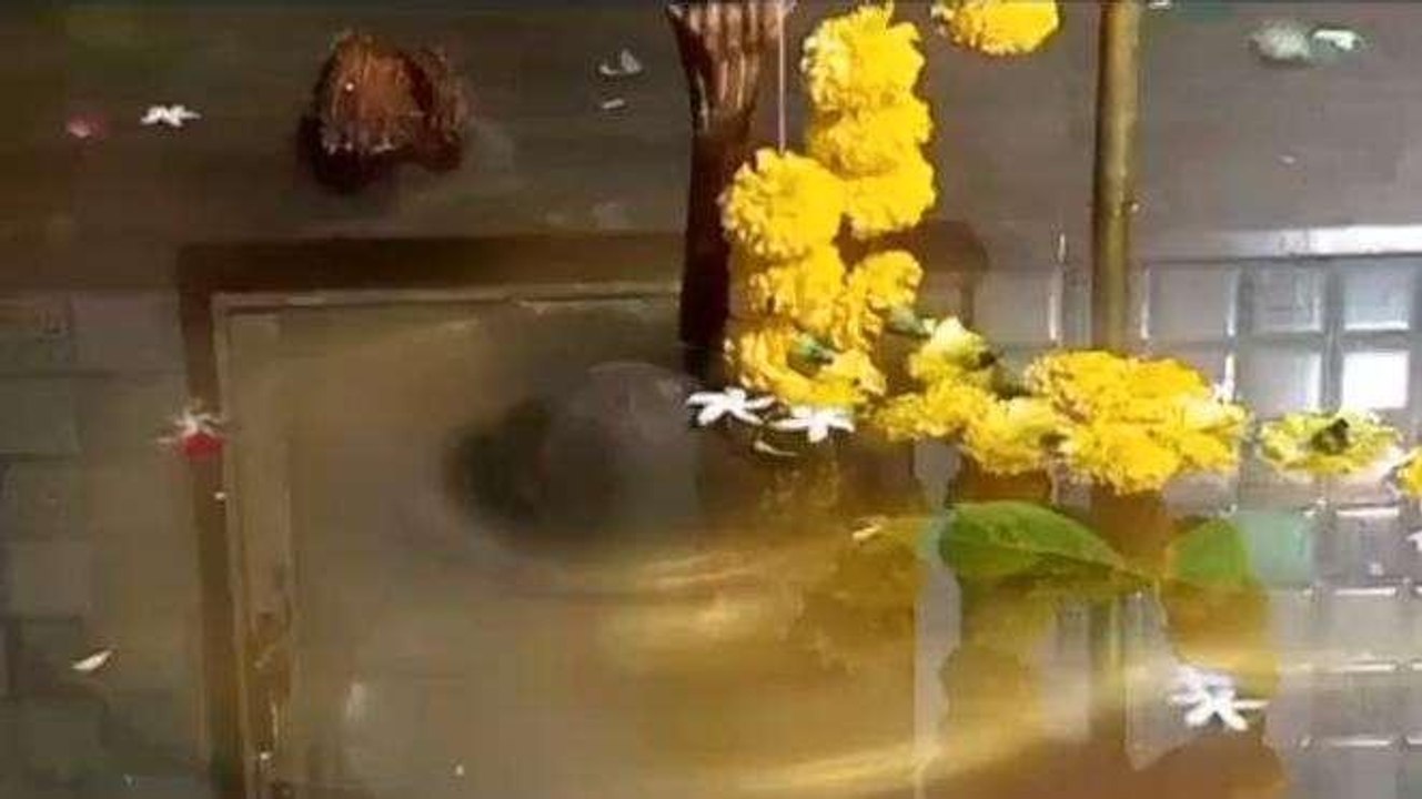 जोबट: बारिश की कामना के लिए किया जलाभिषेक, शिव मंदिर में एकत्रित हुए ग्रामीण
