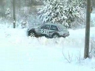 toyota starlet rallye neige.