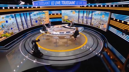 Bruce Toussaint inaugure le nouveau plateau de BFMTV