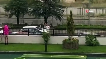 Il a accidentellement tué sa femme en tirant sur des personnes avec lesquelles il se disputait dans les embouteillages à Ankara... Ces moments sont filmés.