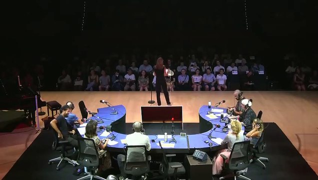 Charline Vanhoenacker aux commandes de sa nouvelle émission le dimanche sur France Inter