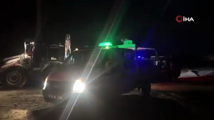 Sel sularına kapılan araçtaki çiftin cansız bedenleri çıkarıldı