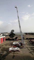 Los bomberos de Aranda estrenan el camión autoescala