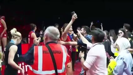 İlkin Aydın'dan kendisini çağıran TRT muhabirine: "Ben siyasi şeyler söylüyorum"