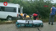 Fındık işçilerini taşıyan minibüs direğe çarptı: 5'i çocuk 17 yaralı