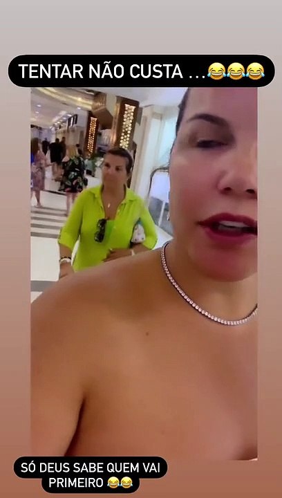 Katia Aveiro brinca e pede um presente luxuoso a Dolores Aveiro: "Gasta o teu dinheiro, mãe...". A irmã de CR7 e  Dolores Aveiro estão a aproveitar as férias em Marrocos.