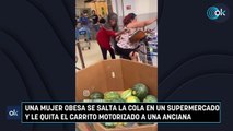 Una mujer obesa se salta la cola en un supermercado y le quita el carrito motorizado a una anciana