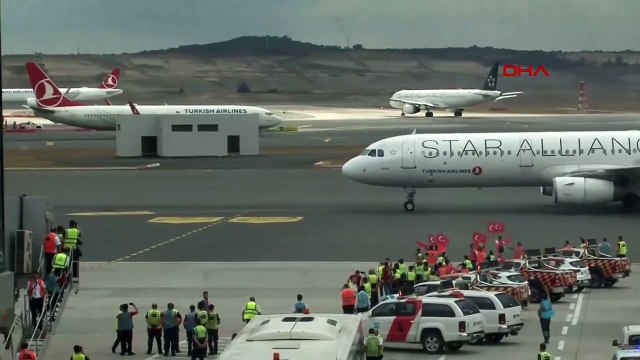 A Milli Kadın Voleybol Takımı İstanbul'a döndü
