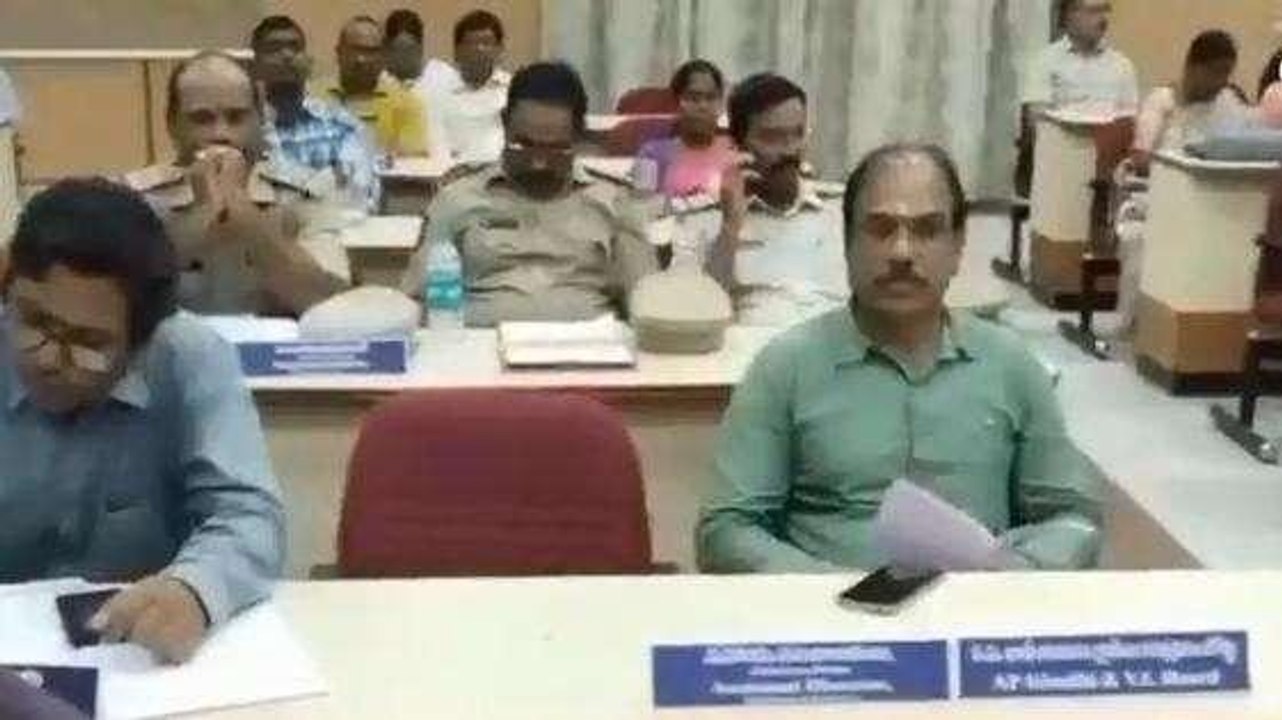 శ్రీకాకుళం జిల్లా: 1902కి కాల్ చేయండి... కలెక్టర్ కీలక విజ్ఞప్తి