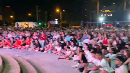 Célébration spéciale pour la victoire des femmes turques de la municipalité de Seyhan