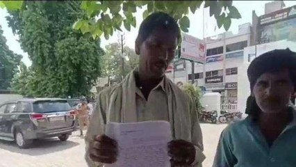 सीतापुर: दबंग मालिक मजदूरी का 3 लाख रुपया देने से कर रहा इनकार