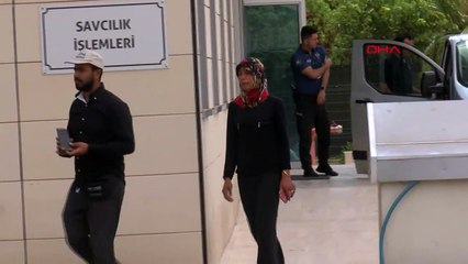 Antalya'da Hafif Ticari Araç İle Çarpışan Otomobilin Çarptığı Çocuk Hayatını Kaybetti