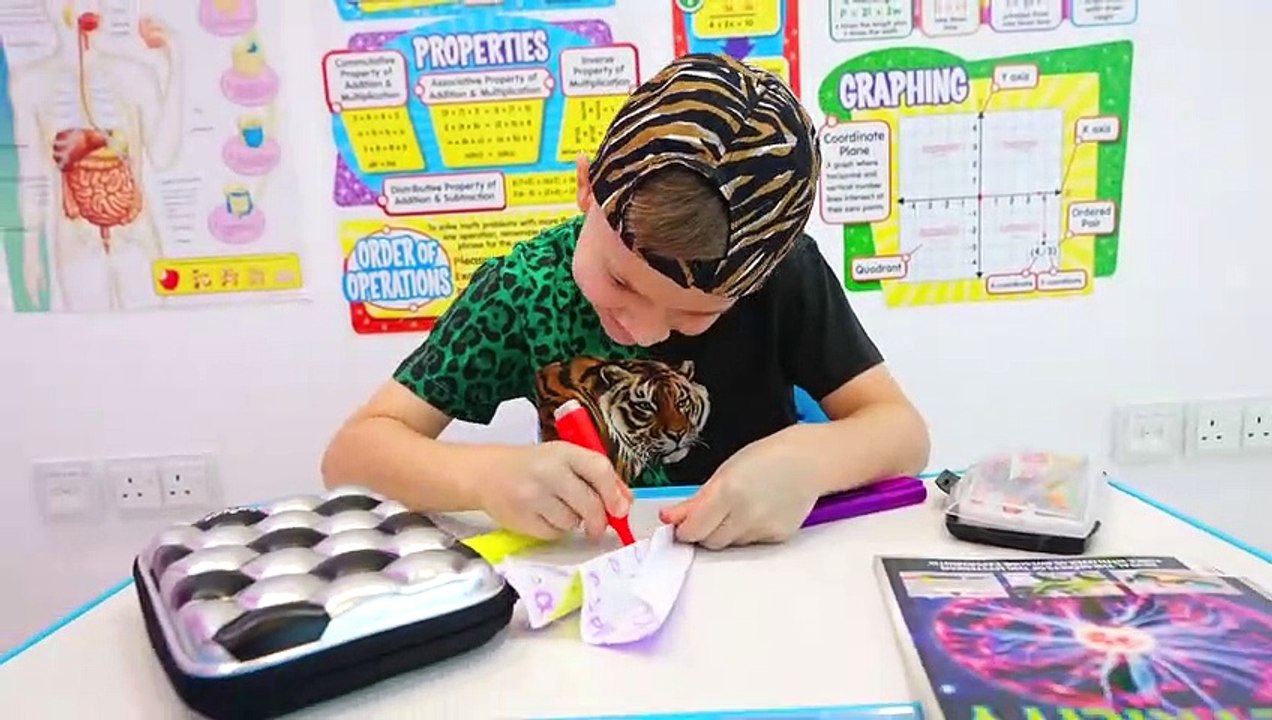 Diana and Roma at School - A Story about the Value of Friendship