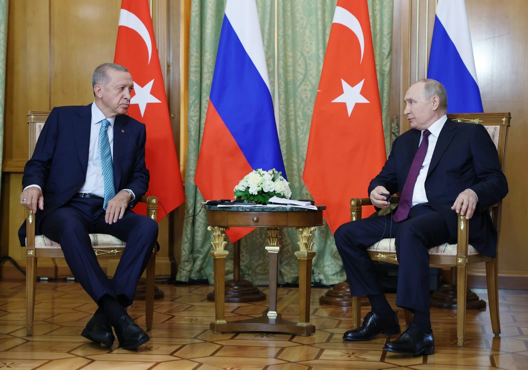 Erdoğan: Tahıl Koridoru konusunda vereceğimiz karar çok önemli