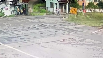 Zonguldak'ta Hemzemin Geçitte Kaza: Sürücü Trenle Çarpıştı