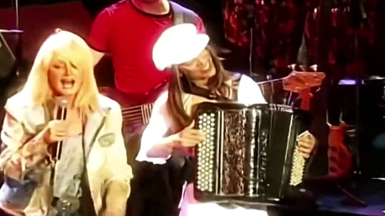 BONNIE TYLER — Lost in France – (Live La Cigale 2011) | From BONNIE TYLER - MUSIC VIDEO COLLECTION DVD