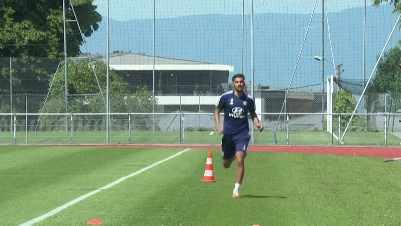غياب عوار عن قائمة منتخب الجزائر