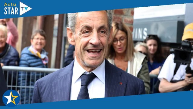 PHOTOS Nicolas Sarkozy Sa fille Giulia, petite ado stylée aux cheveux longs, le surveille de près