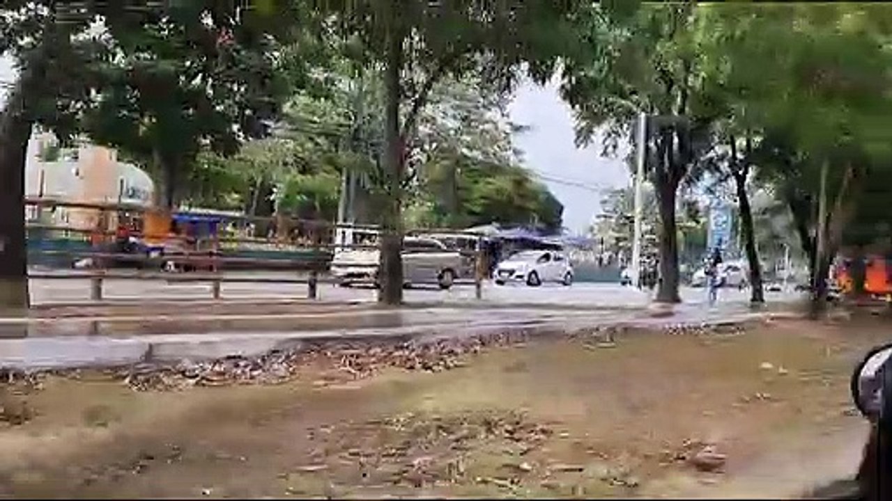 Ex-funcionários fazem protesto em frente ao Veredas por atraso no pagamento