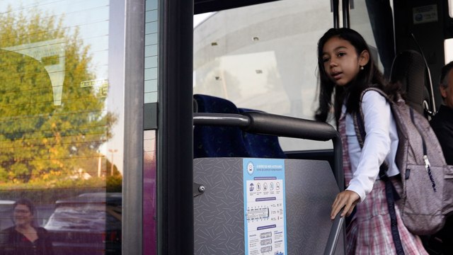 « Mon école, elle a brûlé » : la rentrée pas comme les autres des enfants de La Verrière