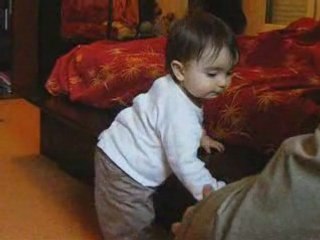 Les premiers pas d'Emy. le 27mars 2008