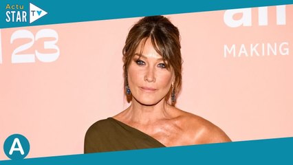 Carla Bruni sculpturale l'épaule dénudée, Kate Beckinsale et Rita osent sur la transparence à Venise