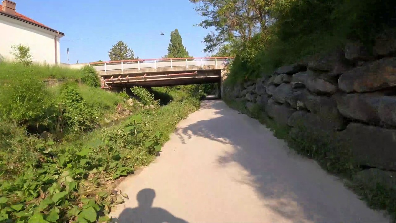 Liesingbachradweg komplett (6): Kaistraße