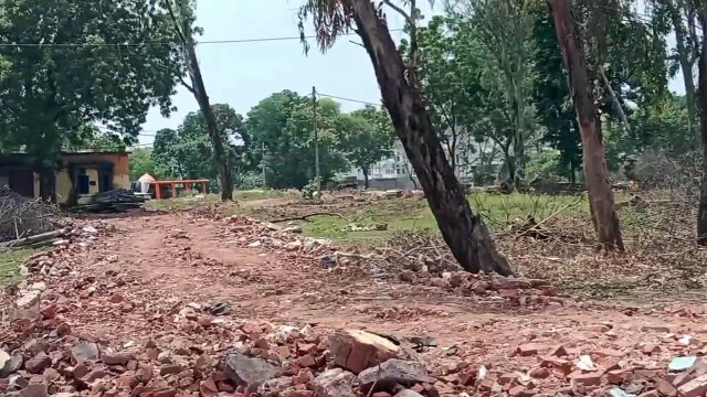 11 में से 6 ब्लॉक को तोडऩे का काम पूरा, बाकी का काम जारी