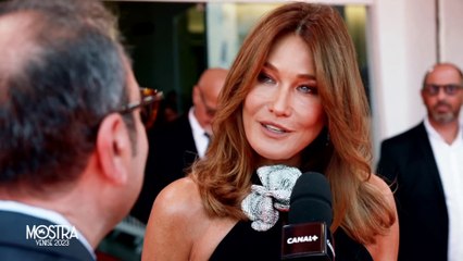 Carla Bruni présente le doc La Part du Lion : Une Histoire de la Mostra | Canal+
