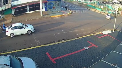 Novas imagens mostram clarão após impacto e queda de poste no Periolo