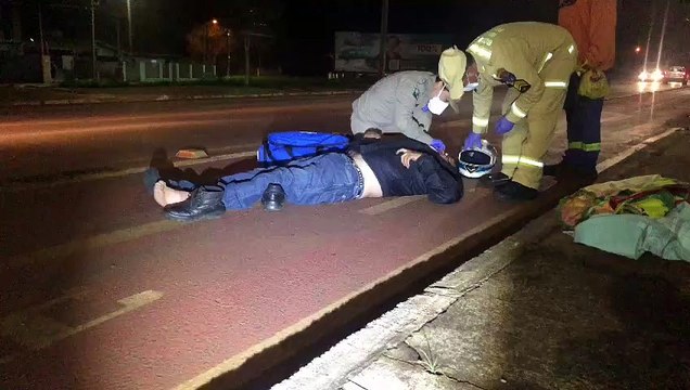 Fiesta e motocicleta se envolvem em acidente na Av. Tito Muffato e motociclista fica ferido