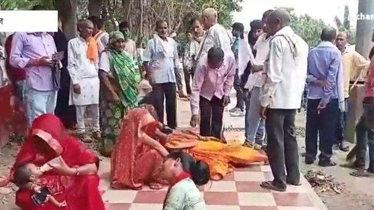 कन्नौज: बाईक में तेज रफ्तार ट्रैक्टर ने मारी टक्कर, महिला की मौत भाई की हालत गंभीर