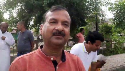 शहरी सीलिंग से पीड़ित दयानगर कॉलोनी के बुजुर्गों का दर्द