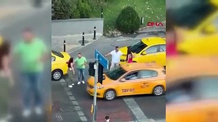 İstanbul'da taksici ile iki kadın birbirine girdi