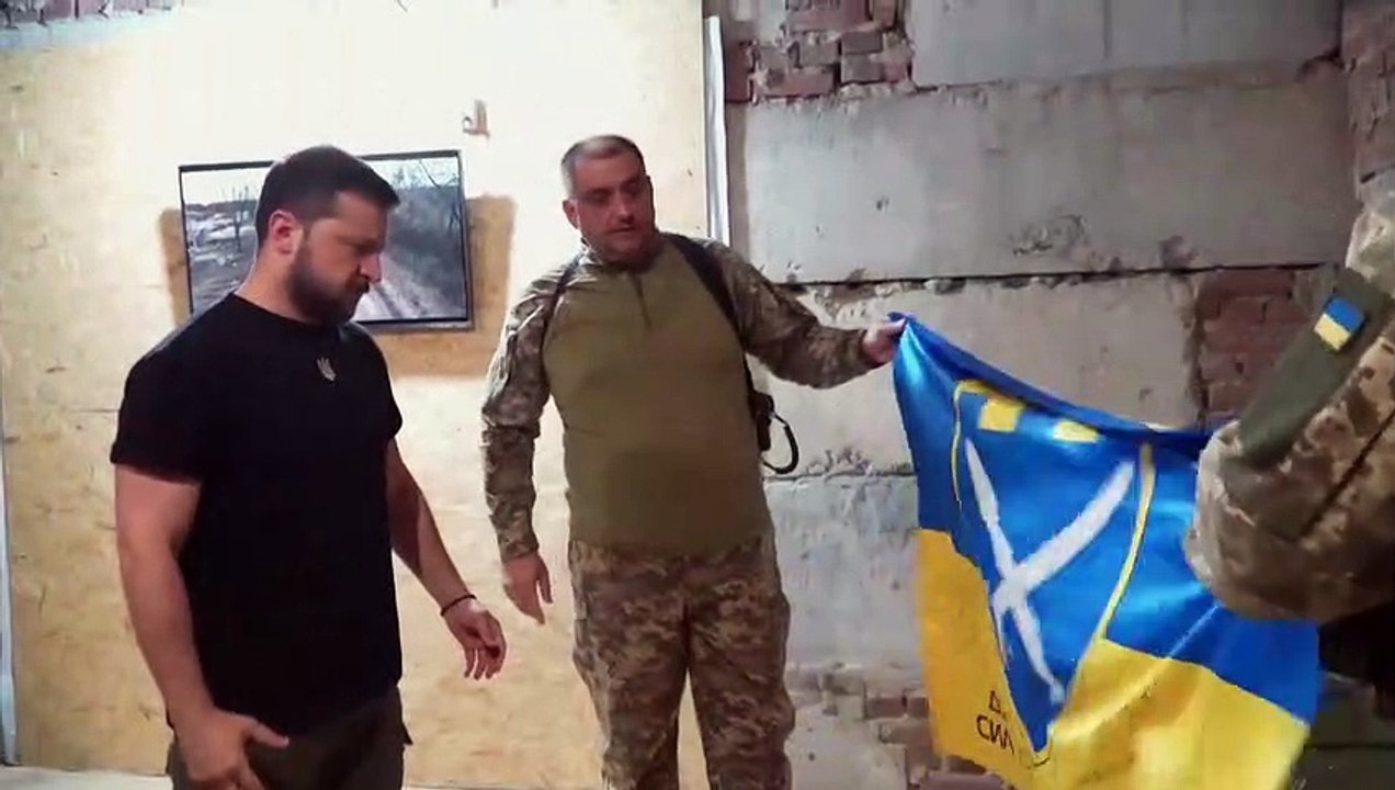 Selenskyj besucht Soldaten an der Front in Donezk